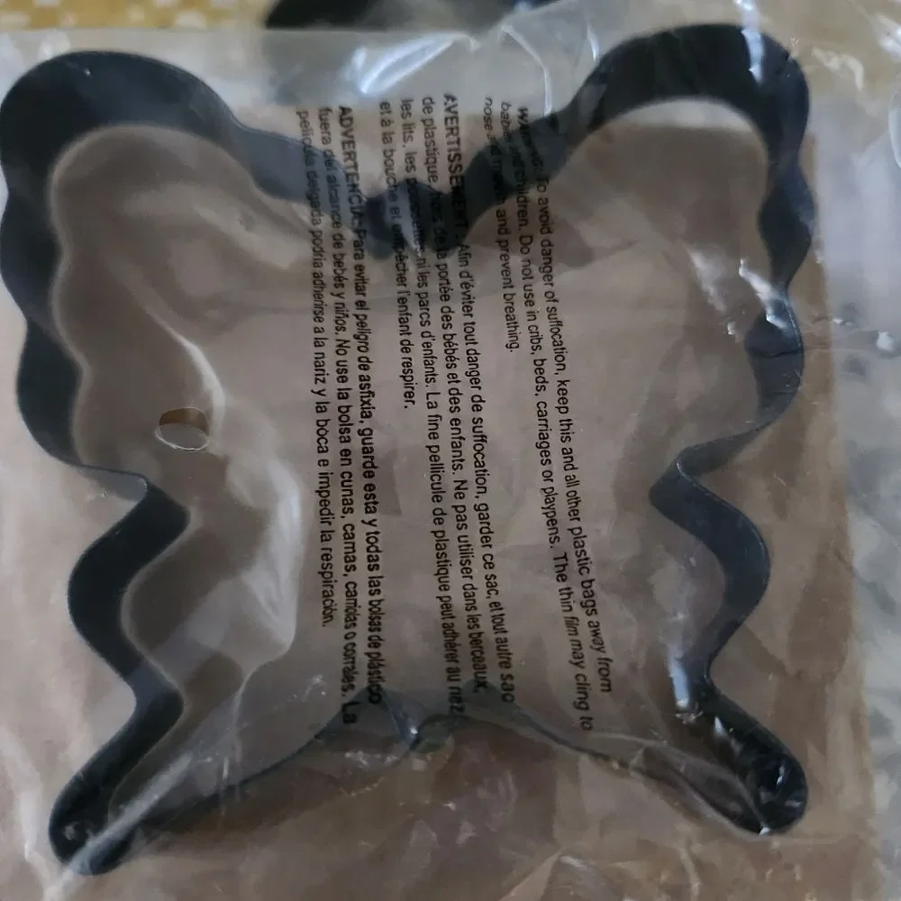 Avon Set of 4 Spring Breakfast Molds (2) Flower, Butterfly, Bunny NIB